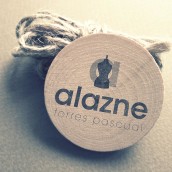 ALAZNE. Een project van Grafisch ontwerp van Sergio Diaz - 19.06.2014
