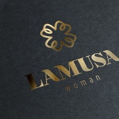 Creación de imagen para LAMUSA woman. Un proyecto de Dirección de arte, Br, ing e Identidad y Consultoría creativa de QuicoRubio&Co. - 13.05.2015