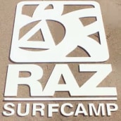 COPY- RAZ SURF CAMP PROMO. Un proyecto de Cop y writing de Elena Eiras Fernández - 03.06.2014