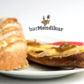 Bar Mendikur . Un proyecto de Diseño, Fotografía, Diseño gráfico y Diseño Web de Gonzalo Ciaurriz Mañu - 07.03.2015