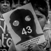 Ayotzinapa, un año después.. Fotografia, Eventos, e Pós-produção fotográfica projeto de Carlos Jose Urquijo - 25.09.2015