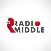 Radio Middle Branding. Un proyecto de Diseño, Br, ing e Identidad y Diseño gráfico de Ángel Sáez Bobo - 23.03.2016