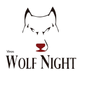 Logo ficticio para marca de vinos "Wolf Night". Design, and Advertising project by Patricio aliaga - 07.13.2016