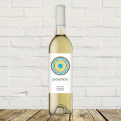 Etiqueta de vino para bodega POU NOU. Br, ing, Identit, Packaging, and Product Design project by Alejandro - 06.13.2016