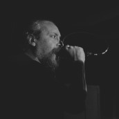 Back the fuck up - Previa de Korn en Chile. Fotografia projeto de Jonathan Knoff - 02.05.2017