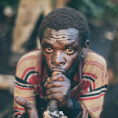 VICE NEWS · Forced Out of the Forest: The Lost Tribe of Uganda. Photograph, Video, and TV project by Tomás Benito - 06.02.2015