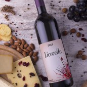 Diseño de etiqueta vino "Licorella". Packaging project by Lissette Espinosa Castillo - 11.19.2015
