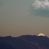 Beso de luna. Un proyecto de Fotografía y Retoque fotográfico de Uzziel Serna Montaño - 30.10.2017