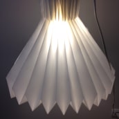 Lámpara de Origami: Lámpiluz. Un proyecto de Instalaciones, 3D, Artesanía, Arquitectura interior, Diseño de iluminación y Diseño de producto de Selma Malhadas - 19.10.2017