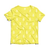 Pineapple T-Shirt. Un proyecto de Diseño y Diseño gráfico de Twotypes - 03.05.2018