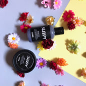 Lush & flowers . Advertising, Marketing, Mobile Photograph, Product Photograph, and Digital Marketing project by Jenni N - 09.15.2019