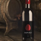 Diseño de etiqueta para vinos "Impuro". Un proyecto de Br, ing e Identidad, Diseño gráfico y Naming de Maximiliano González - 02.04.2017
