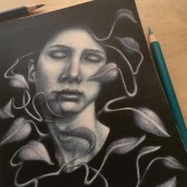 My final project: Retrato en claroscuro con lápices de colores. Traditional illustration, Pencil Drawing, Drawing, Portrait Illustration, Portrait Drawing, and Artistic Drawing project by Marta Serrano Sánchez - 05.07.2020