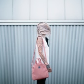 Laf & Co backpacks. Un proyecto de Diseño de complementos, Br, ing e Identidad, Artesanía, Creatividad, Diseño de moda, Fotografía de producto y Costura de Cristal Lafont - 12.07.2015