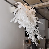 "Winter": Paper and wire sculptural installation. Um projeto de Artesanato, Escultura e Papercraft de Eileen Ng - 21.07.2020