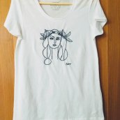 Camiseta Bordada "Cabeza de Mujer" de Picasso. Een project van Borduurwerk van Yadira García - 26.07.2020