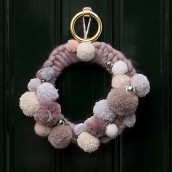 A Wintery Pompom Wreath. Arts, and Crafts project by Christine Leech - 01.09.2021