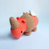 Creación de amigurumis: Rino. Un proyecto de Crochet de lauurananda - 09.03.2021