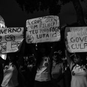 Manifestações brasileiras por direitos à educação, a vida da população negra e mulheres.. Un proyecto de Fotografía documental de Mariana Maiara - 20.03.2021