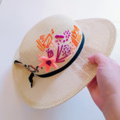 Bordando un sombrero. Embroider project by Lina María Mora Brun - 04.10.2021