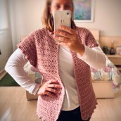 Mi Proyecto del curso:  Top-down: prendas a crochet de una sola pieza. Crochet project by Anna Mestres - 04.24.2021
