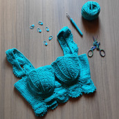 cropped mermaid. Un proyecto de Diseño de vestuario, Artesanía, Creatividad, DIY y Crochet de Cristiane Trein da Silva - 06.06.2021