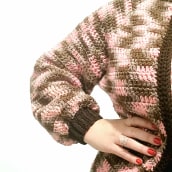 Meu projeto do curso:  Top-down: roupas de crochê sem costura. Un proyecto de Moda, Diseño de moda, Tejido, DIY y Crochet de Silvia Colodel - 02.09.2021
