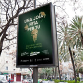 El primer aderezo de fallera de vidrio reciclado. Un proyecto de Publicidad, Cine, vídeo y televisión de Josep Martí Pròsper - 29.09.2021