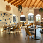 Restaurante Amorizade - Tapeçaria de parede. Interior Design, and Textile Design project by Diana Cunha - 04.15.2021
