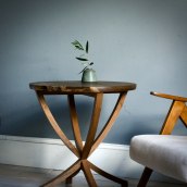 Kingslee Side Table. Un projet de Design , et Fabrication de mobilier de Sandy Buchanan - 15.02.2022