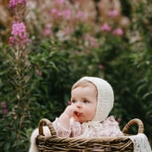 Outdoors session with 9 month old baby. Photograph project by Lidi Lima-Conlon - 03.15.2022