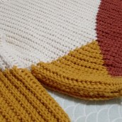 Mi Proyecto del curso: Crochet: crea prendas con una sola aguja. Un proyecto de Moda, Diseño de moda, Tejido, DIY, Crochet y Diseño textil de bea fiteni - 18.03.2022