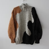 My project for course: Intarsia Knitwear Design and Creation. Um projeto de Moda, Design de moda, Tecido, DIY, Tricô e Design têxtil de Valeria Couble Juillet - 31.03.2022