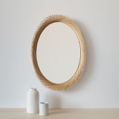 Mooda Mirror. Design, Accessor, Design, and Product Design project by Urvi Sharma - 05.23.2022