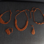 Mi proyecto del curso: Iniciación a la bisutería con cordón: fabrica tus propios collares. Een project van Craft y Macramé van Beatriz Vilderman - 27.05.2022