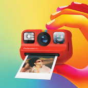 Polaroid Go Camera - Global campaign launch. Publicidade, Fotografia, Marketing, Fotografia do produto, Marketing digital, Marketing de conteúdo, E-commerce, e Marketing para Instagram projeto de Jessica Lopez - 12.07.2022