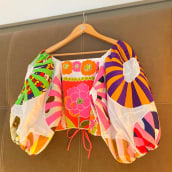 Balloon Sleeve Top Upcycled from a Tea Towel and Vintage Quilt. Un proyecto de Diseño, Moda, Diseño de moda, Costura, Upc y cling de Selina Sanders - 09.08.2022