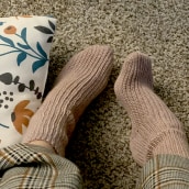 Mi proyecto del curso: Diseño y tejido de calcetines en crochet. Un progetto di Moda, Fashion design, Fiber Art, DIY, Uncinetto e Textile Design di Daniela Valverde Delgado - 15.09.2022