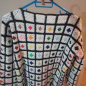 My project for course: Granny Square Crochet: Make Your Own Sweater. Fashion, Fashion Design, Fiber Arts, DIY, Crochet, and Textile Design project by Adriana Sánchez Velázquez - 10.26.2022