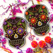 Calavera : Day of the Dead wood & paper embroidery. Design, Arts, Crafts, Paper Craft, Embroider, and Woodworking project by Sara Pastrana (Flourishing Fibers) - 11.02.2022