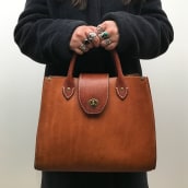 Hand-sewn leather Gallery Tote. Accessor, and Design project by Beth Dow - 02.02.2023