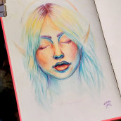 Meu projeto do curso: Desenho de retratos vibrantes com lápis de cor. Drawing, Portrait Drawing, Sketchbook, and Colored Pencil Drawing project by Mia - 05.14.2023