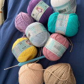 Muñeca Amigurumi. Crochet, and Amigurumi project by Jacqueline Jimenez Rosales - 01.18.2024