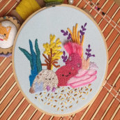 Corales kawaii. Un proyecto de Pintura a la acuarela, Bordado, Ilustración textil y Needle felting de Michelle de la Rosa - 23.05.2020