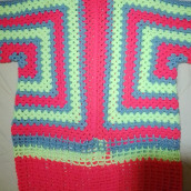Mi proyecto del curso: Grannies de crochet: haz tu propio suéter. Moda, Design de moda, Tecido, DIY, Crochê, e Design têxtil projeto de ojosdeperroazul1973 - 14.02.2024