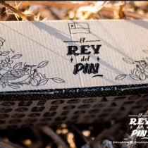 El Rey del Pin. Pins de madera nativa 100% Chilenas. Design gráfico, Design de produtos, e Produção audiovisual projeto de Maria Sara Rivas - 22.04.2018