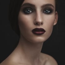 Retoque fotográfico - modelo Verginiya Yancheva . Un progetto di Fotografia digitale di Oscar Fajardo - 18.04.2020