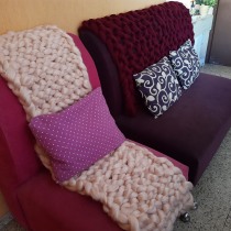 Mi Proyecto del curso: Introducción al arm knitting y teñido de lana. Un proyecto de Tejido de Gilda Bernal - 26.05.2020