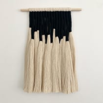 Negro envuelto - Dü. Un proyecto de Macramé y Teñido Textil de Sofía Pérez - 14.12.2020