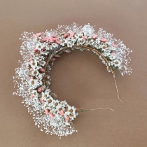Final Project: Flower Crown using dried flowers. Un progetto di Belle arti di Andrea Motolese - 23.01.2021